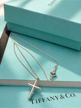 Authentic Tiffany & Co Paloma Picasso Cross Necklace